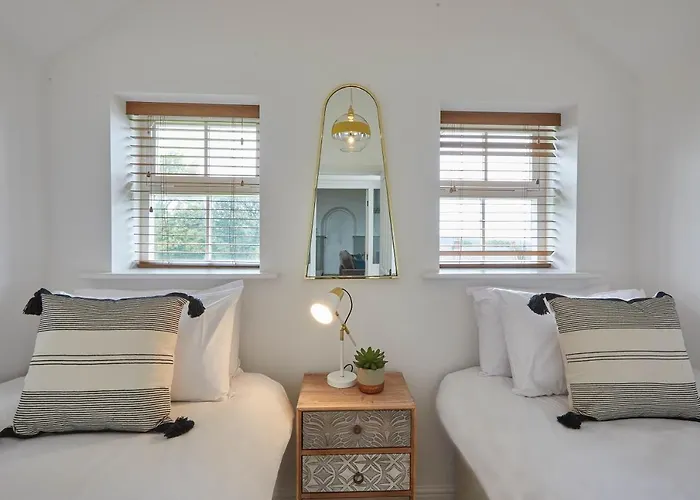 Dunsley Chapel At Sandsend Holiday home *