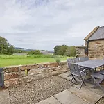 Dunsley Chapel At Sandsend Holiday home